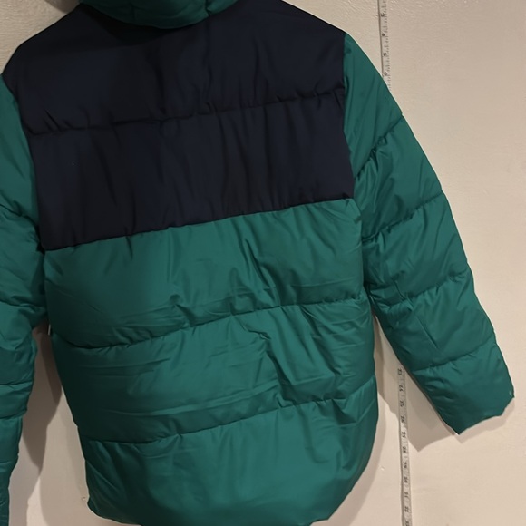 Amazon Essentials Boys Heavyweight Hooded Puffer Jacket Green Navy Color Block - Picture 13 of 15